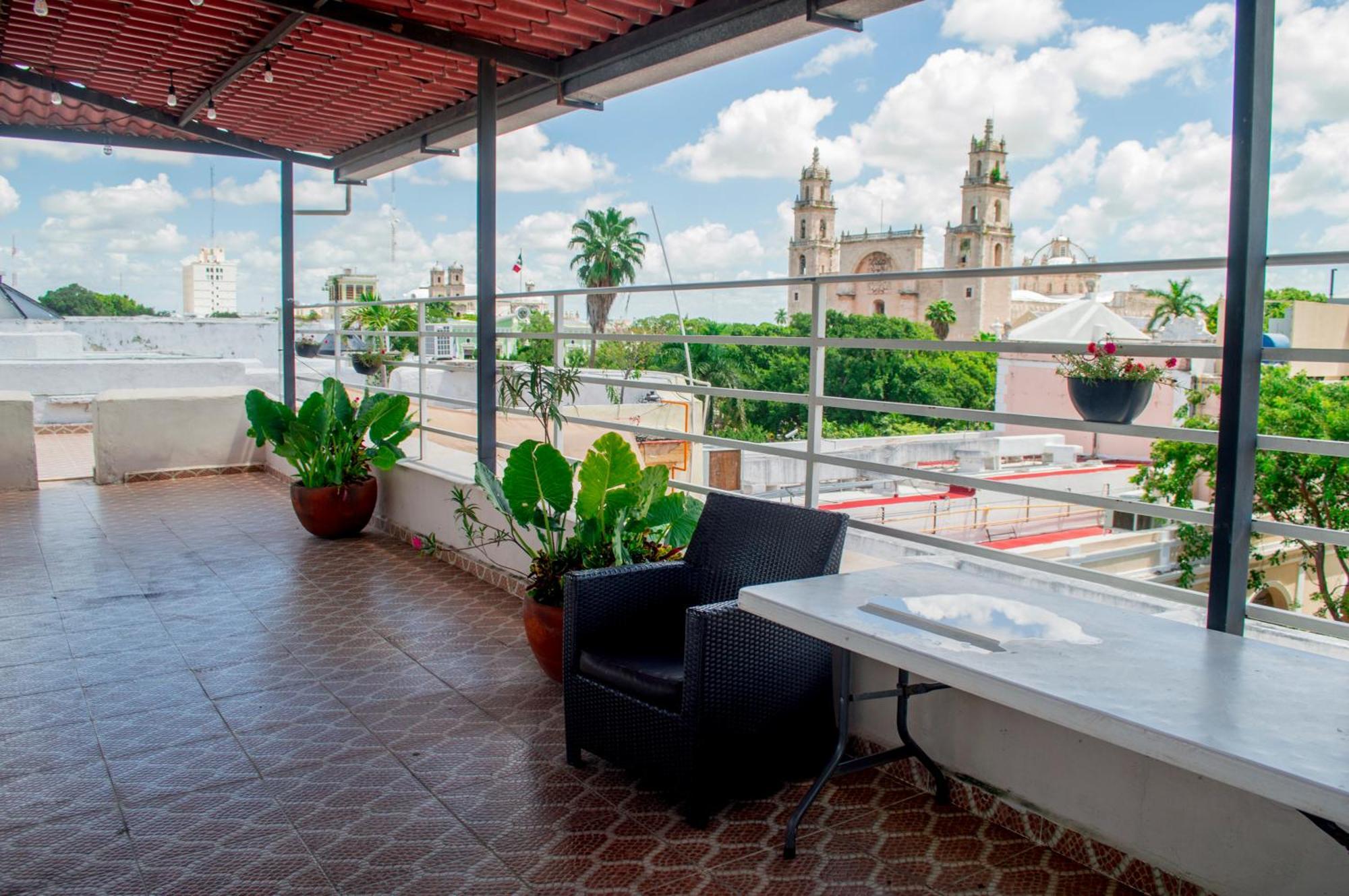 Отель Hostal Zocalo Мерида Экстерьер фото