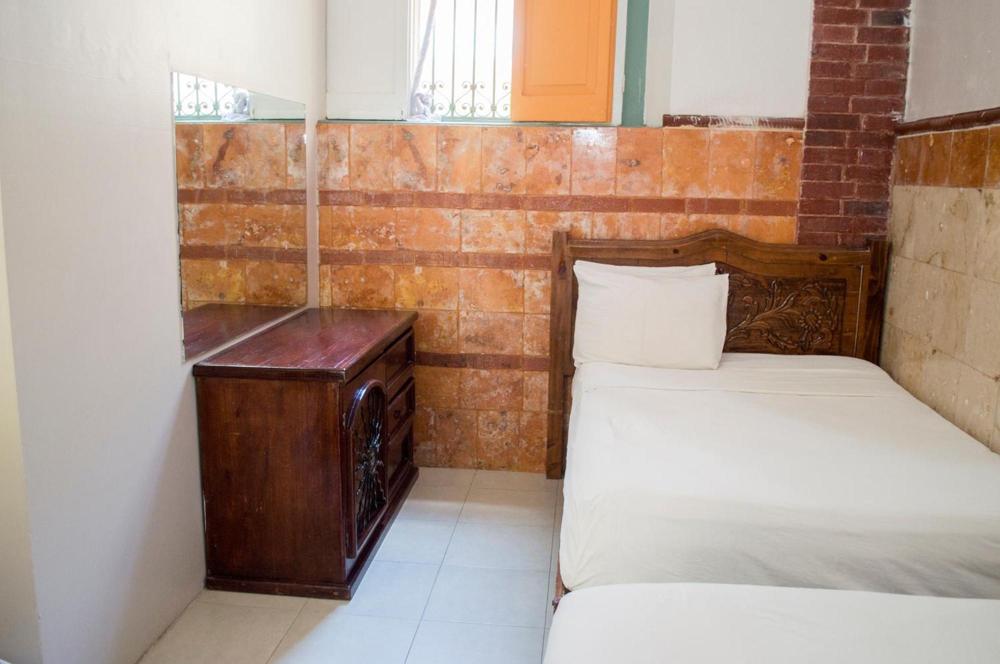 Отель Hostal Zocalo Мерида Экстерьер фото